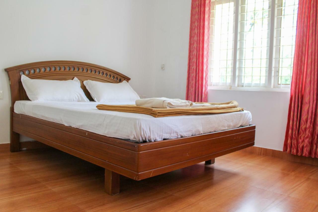 Magic Land Resorts Athirapally Irinjalakuda Dış mekan fotoğraf